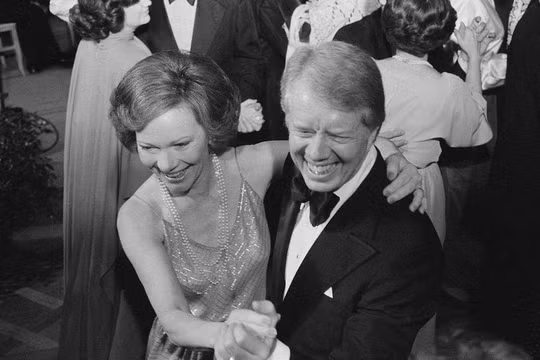 Cựu Đệ nhất phu nhân Mỹ Rosalynn Carter qua đời ở tuổi 96