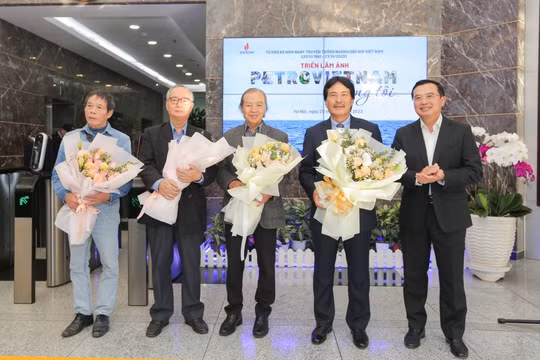 Khai mạc triển lãm ảnh “Petrovietnam trong tôi”