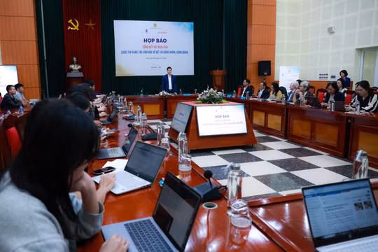 Cuộc thi sáng tác văn học về đề tài công nhân, công đoàn chọn ra được 13 truyện ngắn, 11 tiểu thuyết