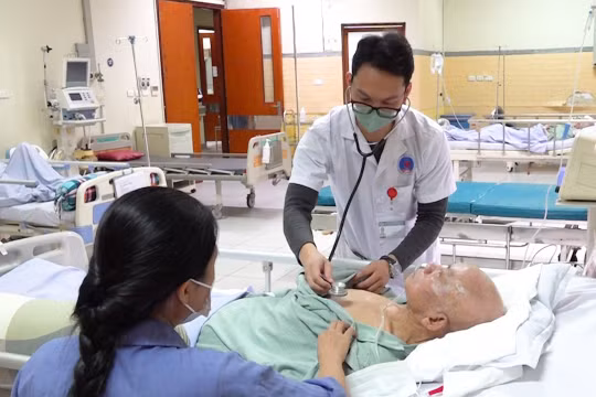 Những lưu ý với người cao tuổi tránh đột quỵ trong mùa lạnh