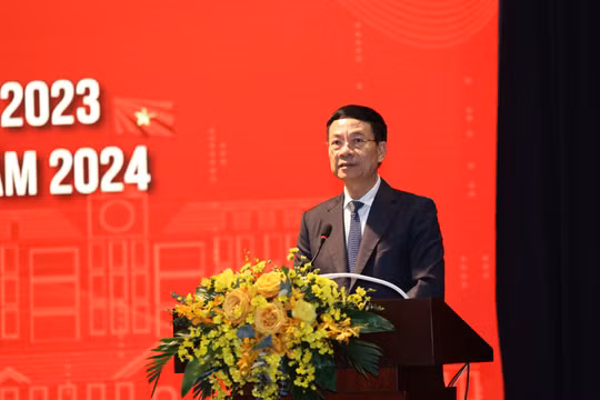 Năm 2024, mặt trận chính của báo chí, truyền thông là không gian mạng