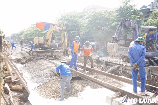 Hạn chế ùn tắc khi sửa chữa đường ngang đường sắt trên tuyến Hà Nội - TP.HCM