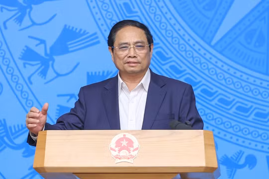 Thủ tướng Phạm Minh Chính: Hoàn thiện thủ tục pháp lý liên quan tới việc công bố hết dịch COVID-19
