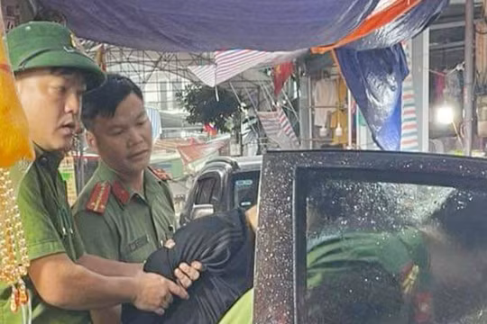 Một chiến sĩ công an xã ở Hà Tĩnh bị đâm trọng thương khi làm nhiệm vụ