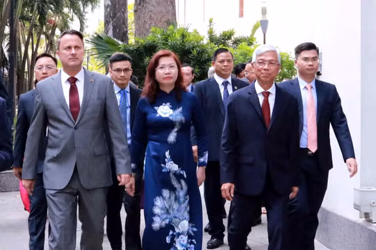 Thủ tướng Luxembourg hứa sẽ hỗ trợ Việt Nam phát triển tài chính xanh