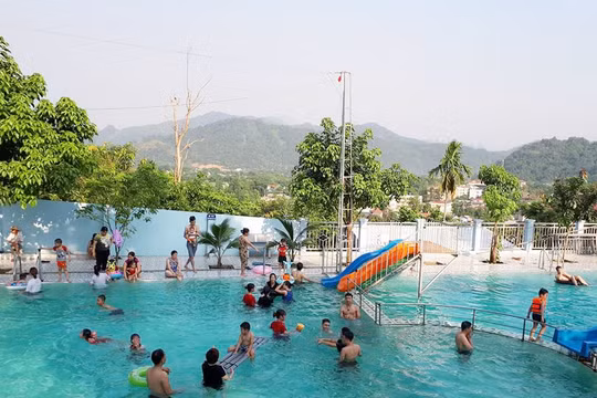 Cẩn trọng bị lây nhiễm bệnh khi đi bơi
