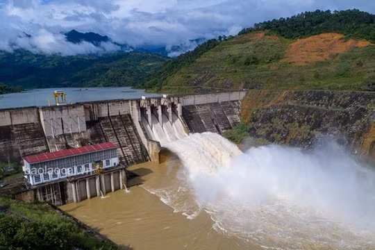 Lào Cai: Nước thượng nguồn sông Chảy đổ về nhanh, thủy điện Bắc Hà phải xả lũ