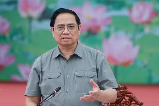 Thủ tướng: Quyết tâm trong nhiệm kỳ này làm thay đổi hệ thống giao thông tại miền Tây