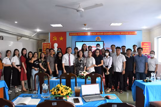 Bồi dưỡng kỹ năng thực hiện chương trình phỏng vấn, tọa đàm