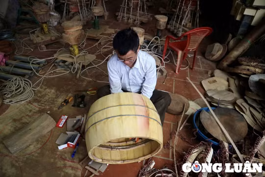 Làng trống Đọi Tam rộn ràng chế tác nhạc cụ lễ hội Xuân