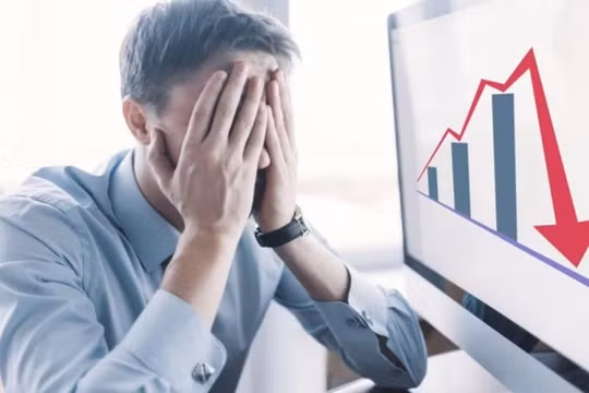Chứng khoán 7/2: Bán tháo cuối phiên, nhà đầu tư bị “úp sọt”