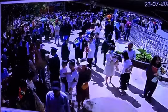 TP. HCM: Xác minh vụ nhiều sinh viên bị móc túi điện thoại trong lễ tốt nghiệp