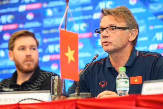 HLV Philippe Troussier sắp được bổ nhiệm thay ông Park dẫn dắt tuyển Việt Nam