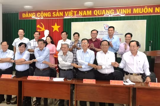 Hội Nhà báo các tỉnh, thành Nam sông Hậu xây dựng môi trường văn hoá trong các cơ quan báo chí