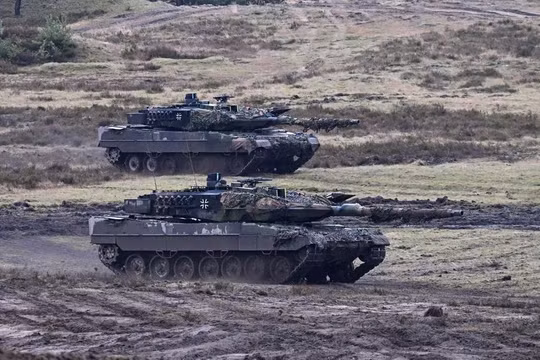 Đức muốn mua lại xe tăng Leopard 2 của Thụy Sĩ