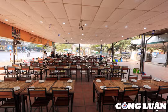 Hà Nội: Quán bia đìu hiu, vắng vẻ vì khách sợ bị phạt nồng độ cồn
