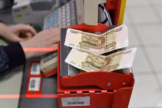 Nội tệ Nga giảm xuống mức thấp nhất trong một năm