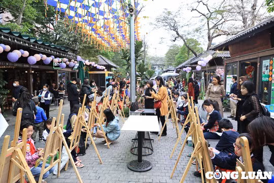 Hội thi vẽ tranh 'Sách - Cho bạn, cho tôi': Ngày hội tôn vinh văn hoá đọc, khơi dậy tư duy sáng tạo