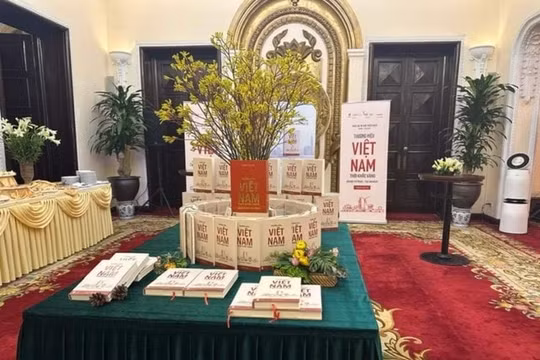 Giới thiệu cuốn sách về thương hiệu quốc gia đầu tiên của Việt Nam
