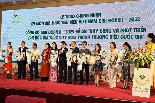 121 món ẩm thực tiêu biểu của các tỉnh, thành phố được trao chứng nhận