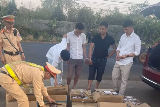 Đắk Lắk: Cảnh sát giao thông phát hiện khối lượng lớn pháo lậu