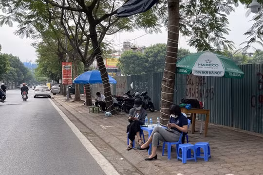 Bị “cắt” thưởng Tết, nhiều môi giới bất động sản “viêm màng túi”, ngại không về quê ăn Tết