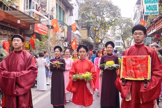 Tái hiện các nghi lễ Tết cổ truyền tại phố cổ Hà Nội
