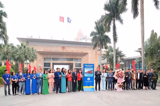 Thành phố Móng Cái thiết lập wifi công cộng và quét mã QR thông tin du lịch