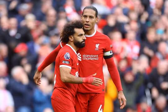 Salah lập cú đúp, Liverpool giành 3 điểm trước Everton