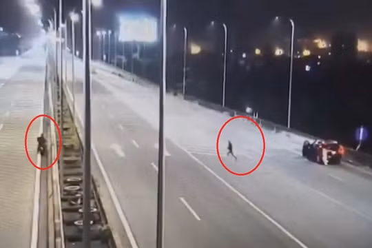 Vụ chủ vựa trái cây chết dưới đường cao tốc: Bắt thêm 2 đồng phạm mang vàng đi bán