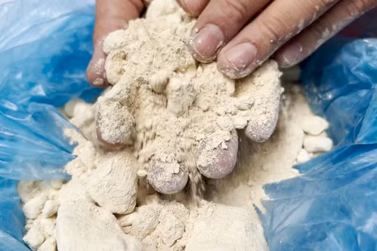 Bộ Tài nguyên và Môi trường đề nghị 5 tỉnh điều tra việc mua bán đất hiếm trái phép