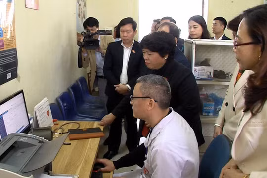Cơ chế tài chính chưa đủ sức thu hút và khuyến khích phát triển y tế cơ sở