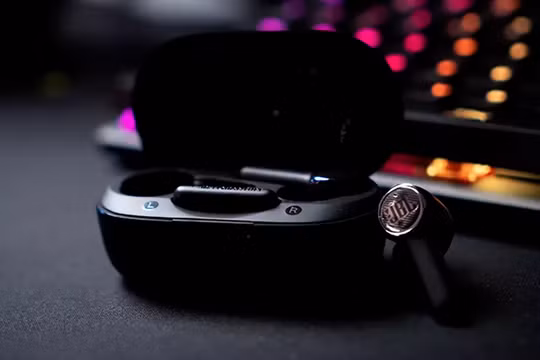 Cận cảnh tai nghe mới nhà JBL