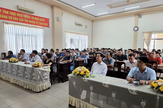 Khai giảng lớp “Bồi dưỡng nâng cao kiến thức quản lý nhà nước về báo chí”