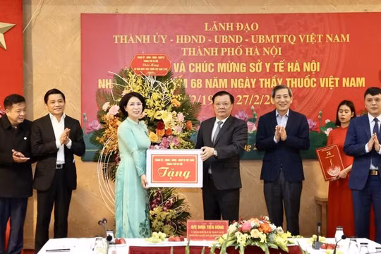 Hà Nội ưu tiên đầu tư y tế, tăng cường tự chủ tài chính cho các bệnh viện