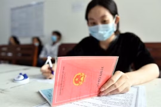 Không yêu cầu người dân phải xuất trình, nộp sổ hộ khẩu khi giải quyết thủ tục hành chính