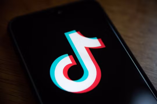 Ủy ban châu Âu cấm nhân viên sử dụng TikTok
