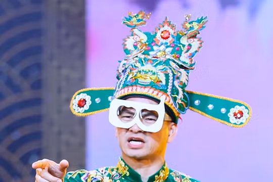 Nghệ sỹ ứng xử văn minh trên mạng xã hội: Liệu có quá khó?