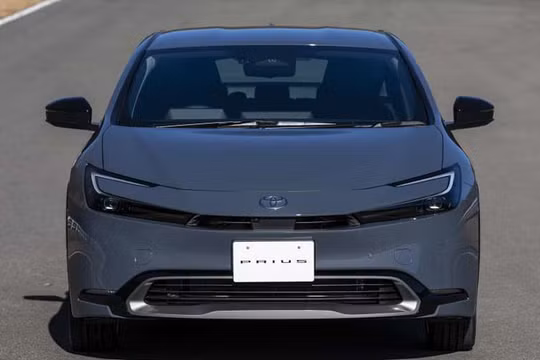Toyota Prius thế hệ mới chốt giá từ 500 triệu đồng