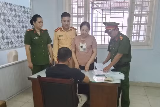 Cảnh sát đường thủy bắt giữ tội phạm trốn truy nã