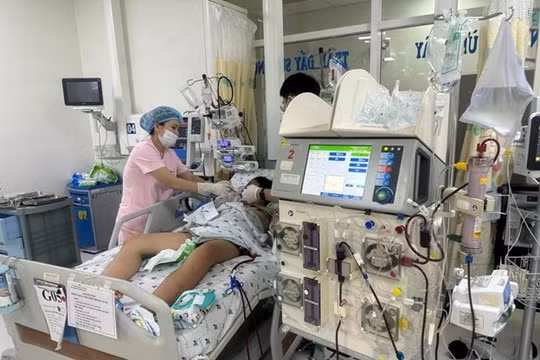 Từ thừa cân, thiếu nữ 15 tuổi giảm 17kg sau sốc sốt xuất huyết nặng