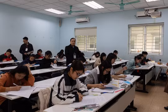 Đề xuất bỏ tuyển sinh bằng xét học bạ, giảm học phí đại học