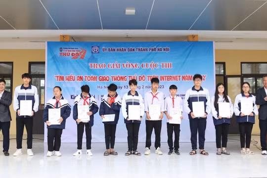 Trao giải Cuộc thi “Vì An toàn giao thông Thủ đô trên internet" năm 2022"