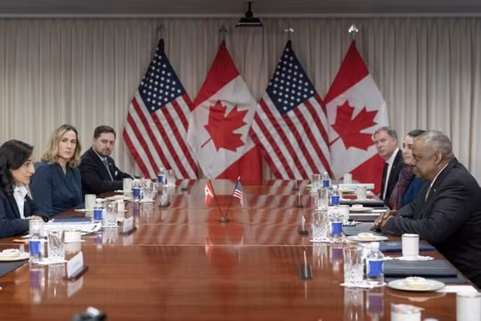 Quân đội Mỹ bắn hạ 'vật thể lạ' thứ ba gần biên giới Canada