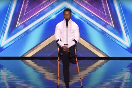 Dancer khuyết tật gây xúc động mạnh tại Britain's Got Talent