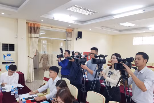 Rộn ràng làm báo Tết…
