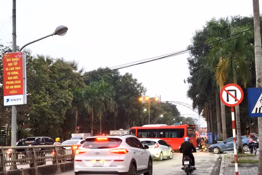 Thanh Hoá: Nhiều phương tiện bất chấp quay đầu xe ngay điểm cấm