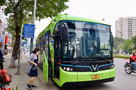 Chuyển đổi xe buýt xanh cần sự phối hợp đồng bộ của các ngành