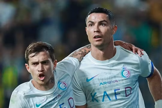 Ronaldo đạt cột mốc ấn tượng ở tuổi 38