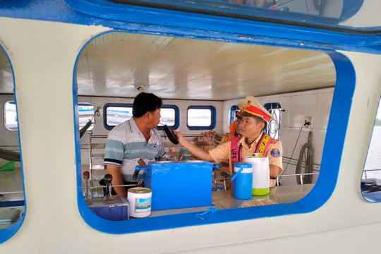 Hàng chục trường hợp vi phạm nồng độ cồn trên đường thuỷ bị xử lý